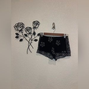 Ivy and Main Fabric Shorts Bohemian Floral Breathable Black and White Size XS